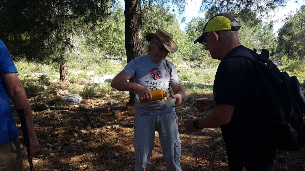 "שיח בין שיחים" - טיול רגלי מטעם מועדון שיח